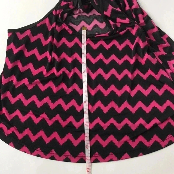 3/$15 Casual chevron funky sleeveless Pink black high low satin  tank sz small - Picture 10 of 11